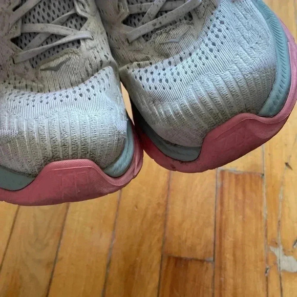 Men clifton edge  hoka sneakers - Picture 4 of 8